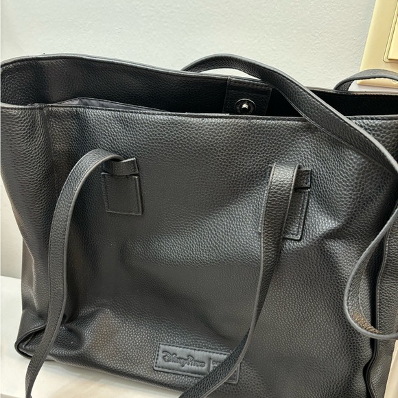 Danielle Nicole It’s A Small World Purse - Picture 5 of 7